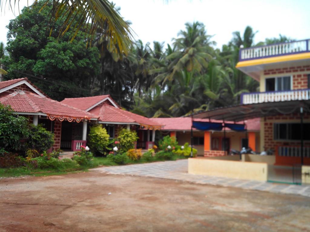 Yash Garden Residency Hotel กันปาตีปุเล ภายนอก รูปภาพ