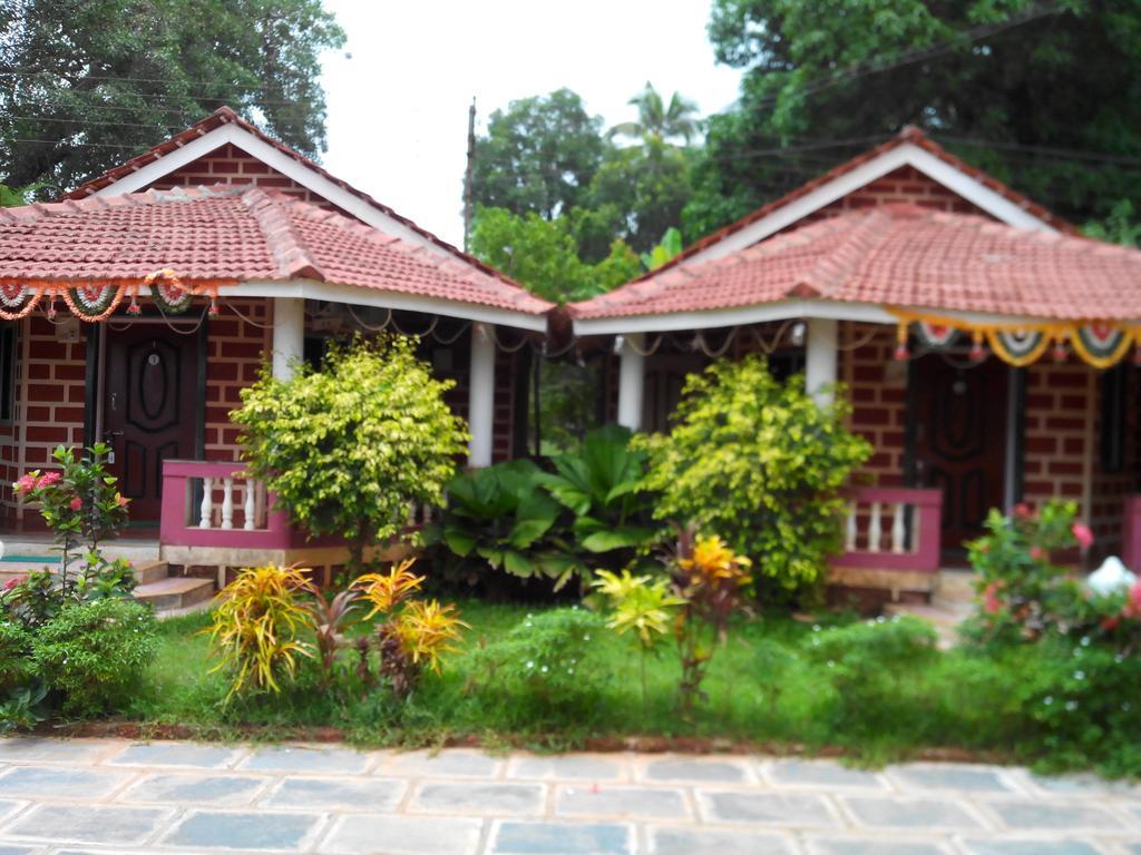 Yash Garden Residency Hotel กันปาตีปุเล ภายนอก รูปภาพ