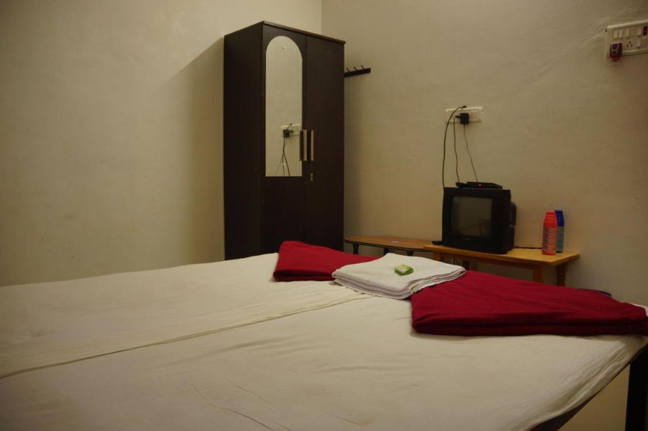 Yash Garden Residency Hotel กันปาตีปุเล ภายนอก รูปภาพ