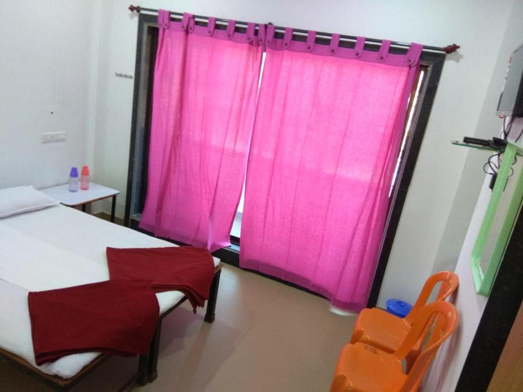 Yash Garden Residency Hotel กันปาตีปุเล ภายนอก รูปภาพ